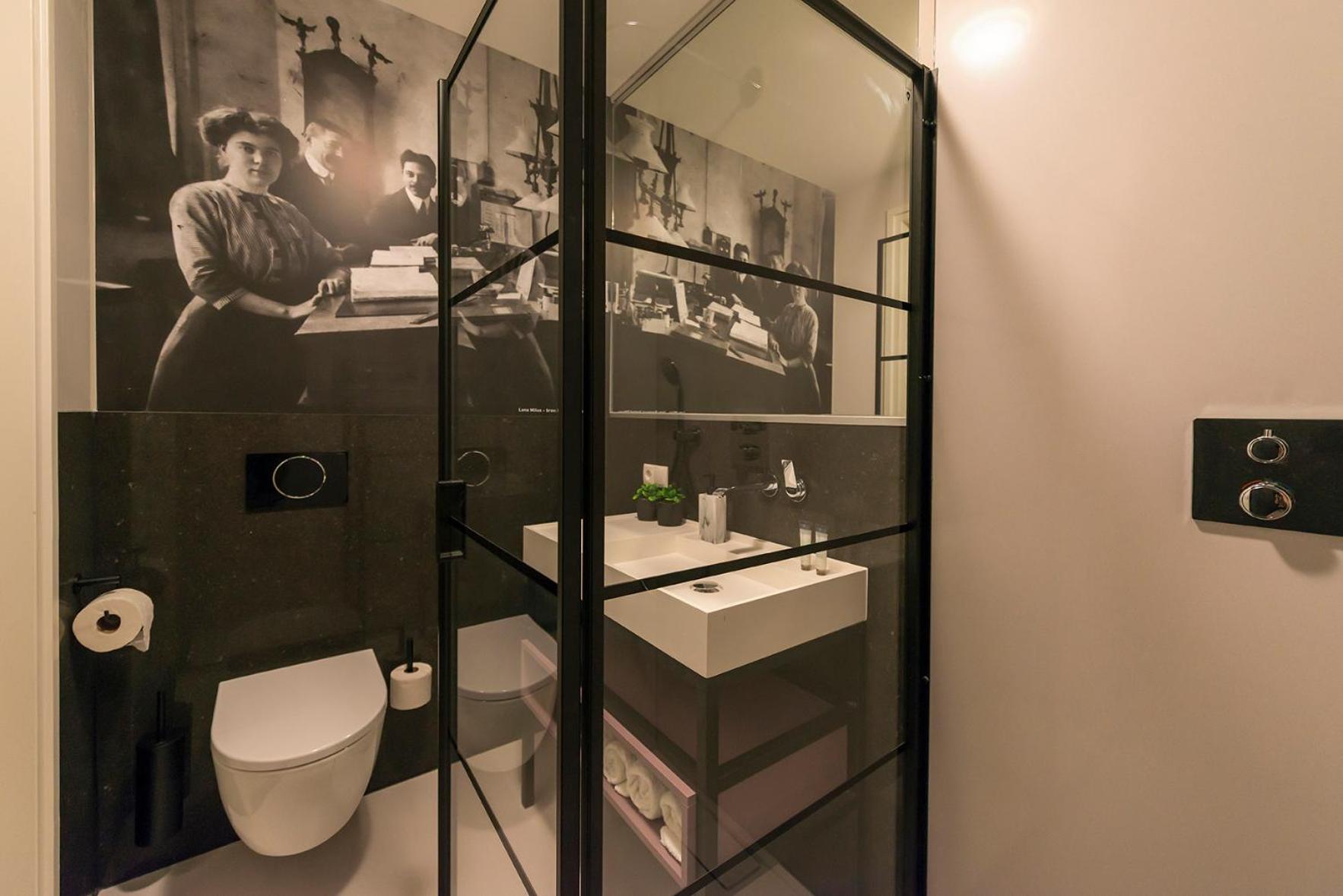 New Bed And Coffee On Hotspot Location, Fast Wifi Apartment *